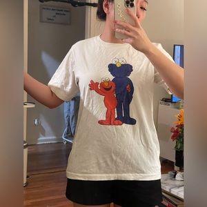 UniqloxKaws T-shirt